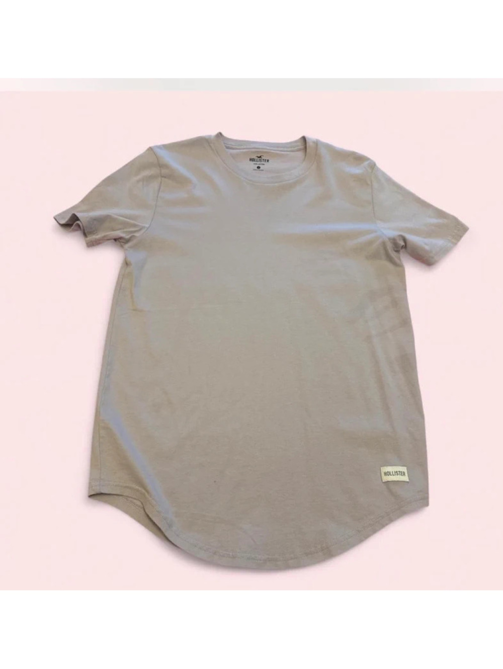 Hollister Men's "Longline Curved Hem" crew neck tee. [COPY]